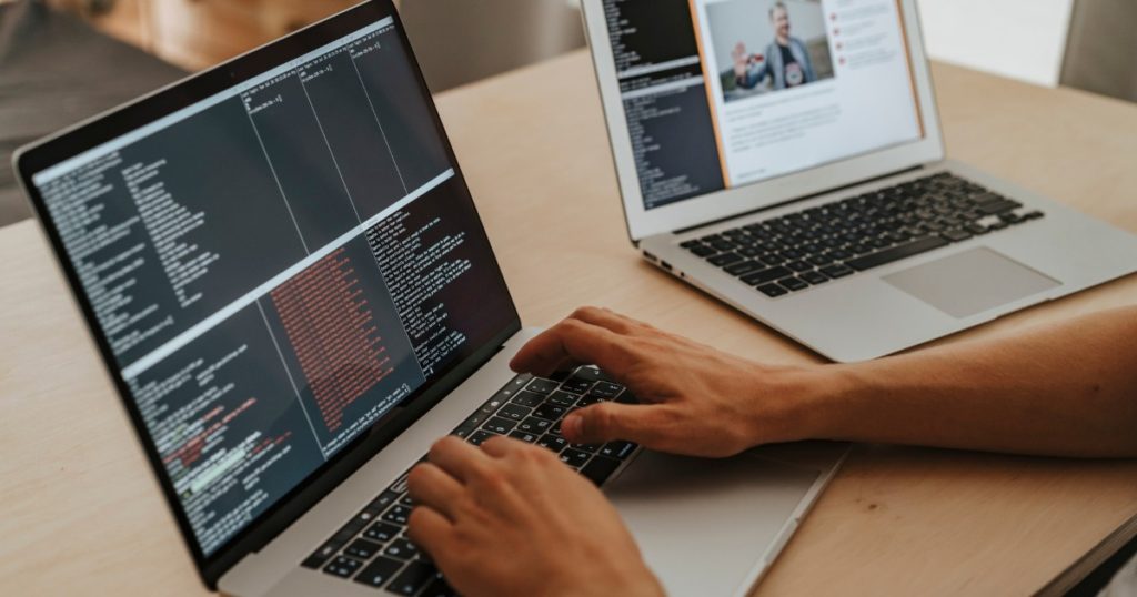 コーディング作業はBPO（外注）が最適な理由